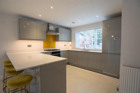 4 bedroom detached house to rent, Warwick Gardens, Birmingham