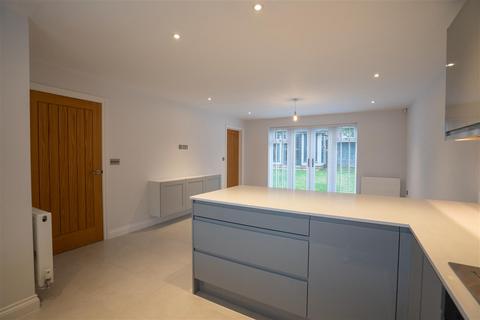 4 bedroom detached house to rent, Warwick Gardens, Birmingham