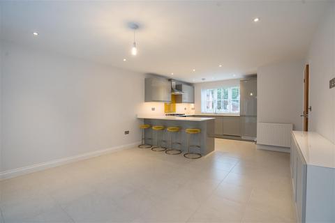 4 bedroom detached house to rent, Warwick Gardens, Birmingham