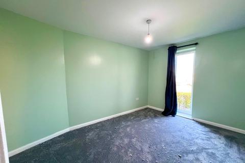 2 bedroom flat to rent, Lurie Place, Craigmillar, Edinburgh, EH16