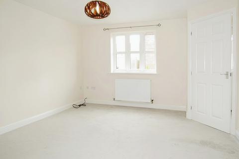 3 bedroom end of terrace house to rent, Lucius Close, North Hykeham LN6