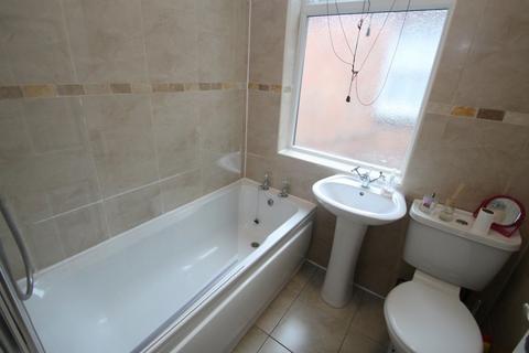 5 bedroom terraced house to rent, Fosse Road South, Leicester