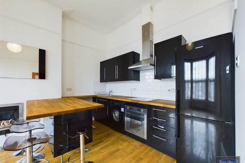 2 bedroom flat to rent, Northbrook Road, London,