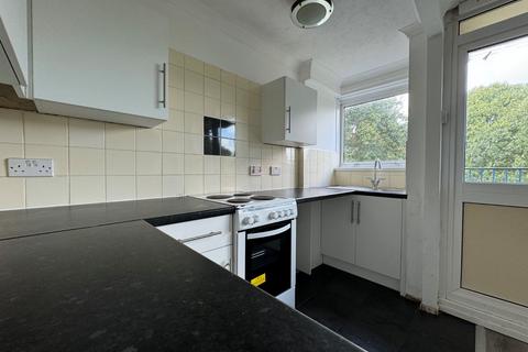 1 bedroom flat to rent, Longfield Avenue, Hampshire PO14