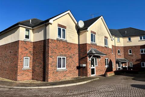 2 bedroom apartment to rent, Ryelands Street, Hereford