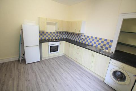 4 bedroom apartment to rent, North Parade, Aberystwyth