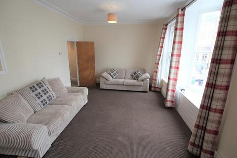 4 bedroom apartment to rent, North Parade, Aberystwyth