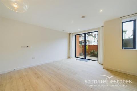 1 bedroom apartment to rent, Voss Court, London, SW16