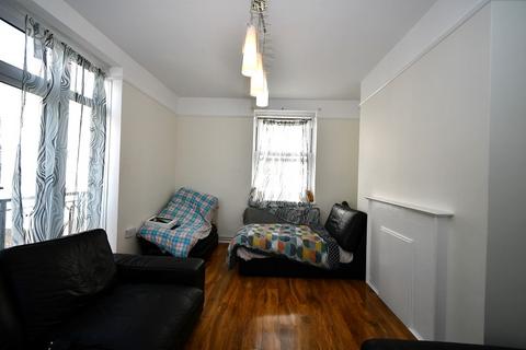 2 bedroom flat to rent, Crewe House, Turin Street, Bethnal Green, E2