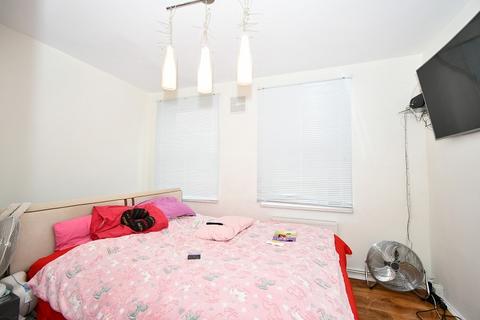 2 bedroom flat to rent, Crewe House, Turin Street, Bethnal Green, E2