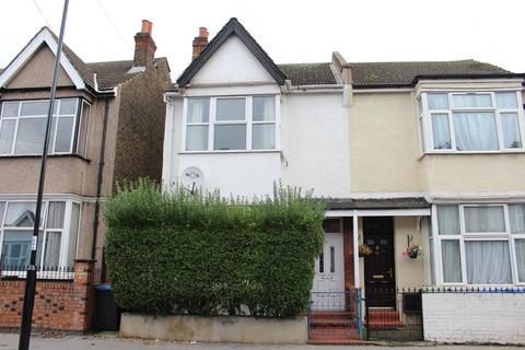 2 bedroom flat for sale, Melfort Road, Thornton Heath, CR7