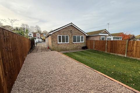 2 bedroom detached bungalow to rent, Nursery Avenue, Ormskirk, L39 2DZ