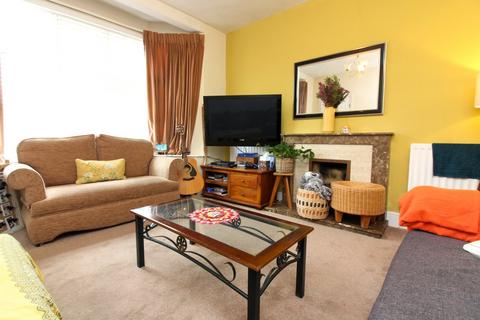 3 bedroom end of terrace house for sale, Hitchin Road, Luton, LU2