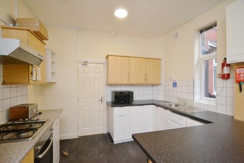 6 bedroom terraced house to rent, Scarsdale Road, Manchester M14