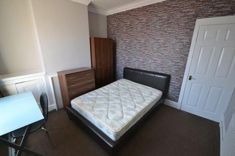 3 bedroom terraced house to rent, Clarendon Street, Leicester