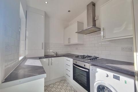 3 bedroom terraced house to rent, Clarendon Street, Leicester