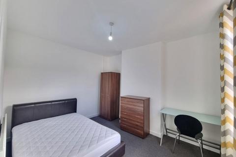 3 bedroom terraced house to rent, Clarendon Street, Leicester