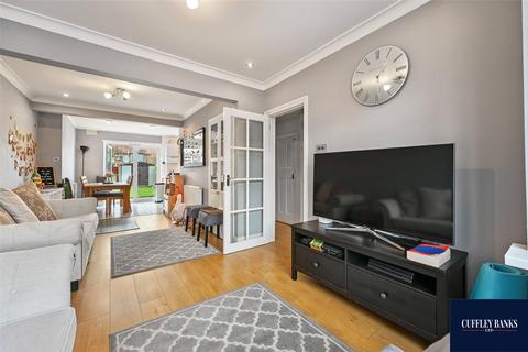 75 Lee Road, Perivale, Greenford, UB6 7DA