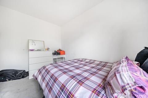 4 bedroom apartment to rent, Hope Street Battersea SW11