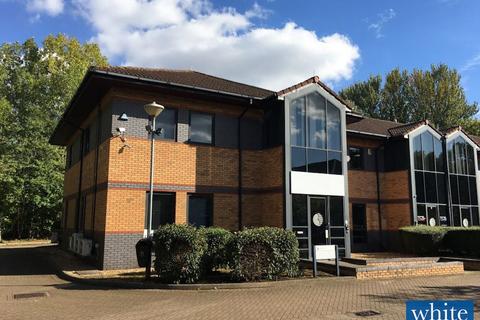 Office to rent, Unit 1 Somerville Court, Banbury Business Park, Banbury, OX17 3SN