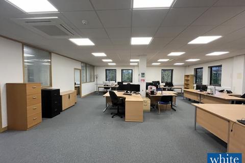 Office to rent, Unit 1 Somerville Court, Banbury Business Park, Banbury, OX17 3SN