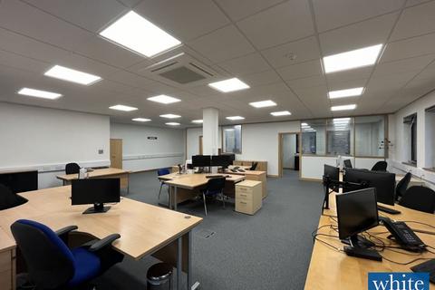 Office to rent, Unit 1 Somerville Court, Banbury Business Park, Banbury, OX17 3SN