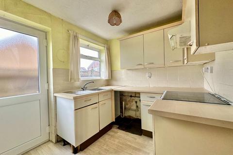 2 bedroom maisonette for sale, Whitehills Crescent, Kingsthorpe, Northampton NN2