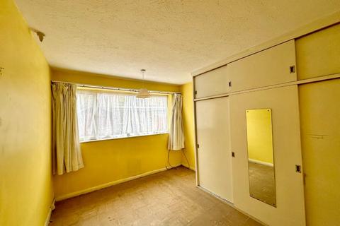 2 bedroom maisonette for sale, Whitehills Crescent, Kingsthorpe, Northampton NN2