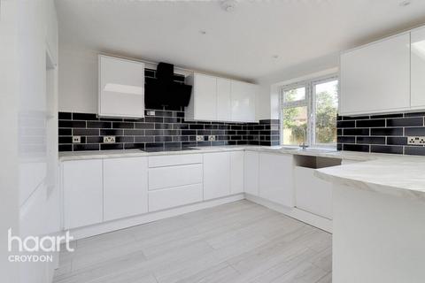 5 bedroom semi-detached house to rent, Taunton Lane, COULSDON