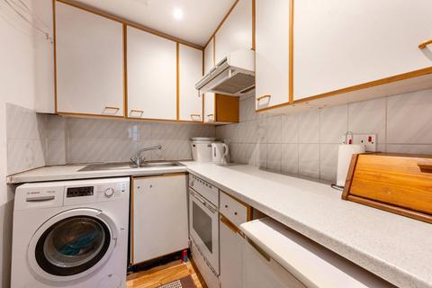 1 bedroom flat for sale, Gloucester Terrace., Lancaster Gate, London, W2