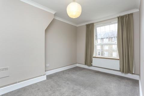 2 bedroom flat to rent, Old Woolwich Road London SE10