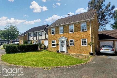 4 bedroom detached house for sale, Claridge Court, Gillingham