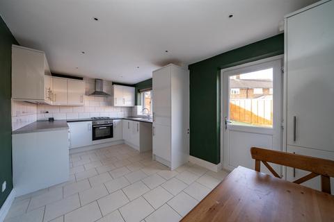 2 bedroom end of terrace house for sale, Long Chaulden, Chaulden, Hemel Hempstead, Hertfordshire, HP1 2JL