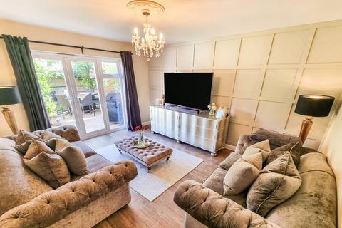 4 bedroom detached house for sale, Yeomans Bridge Crescent, Guildford GU12