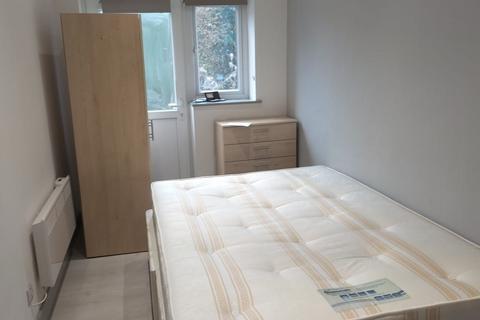 Studio to rent, Suncote Avenue, Dunstable LU6