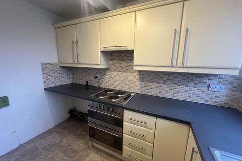 2 bedroom flat to rent, Standmoor Court, Park Lan, Manchester