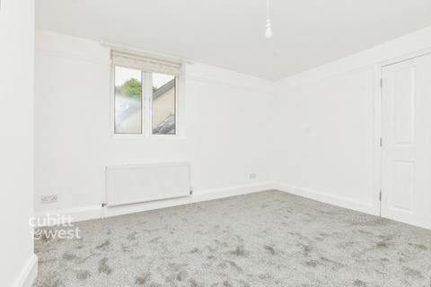 2 bedroom maisonette to rent, Mount Pleasant Road Caterham CR3