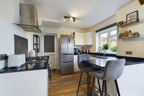 27 Ambleside Gardens, South Croydon, CR2 8SE