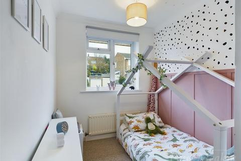 27 Ambleside Gardens, South Croydon, CR2 8SE