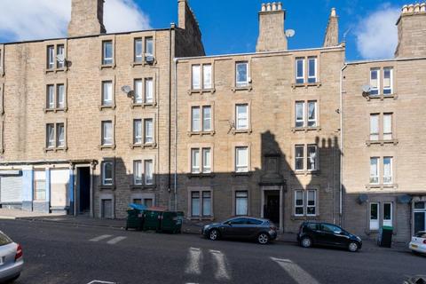 2 bedroom flat to rent, Cleghorn Street, West End, Dundee, DD2