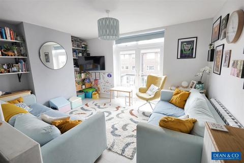 2 bedroom flat for sale, Holmes Avenue, Hove