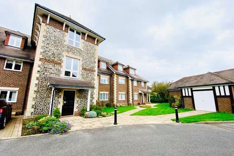 3 bedroom flat to rent, Greenfield, Middleton-on-sea