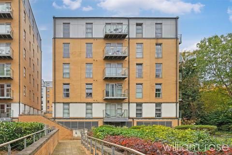 1 bedroom apartment for sale, Grove House, Queen Mary Avenue, London E18