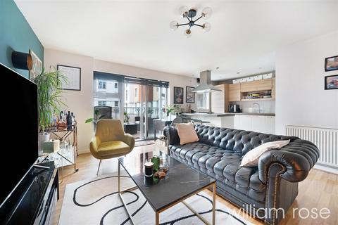 1 bedroom apartment for sale, Grove House, Queen Mary Avenue, London E18