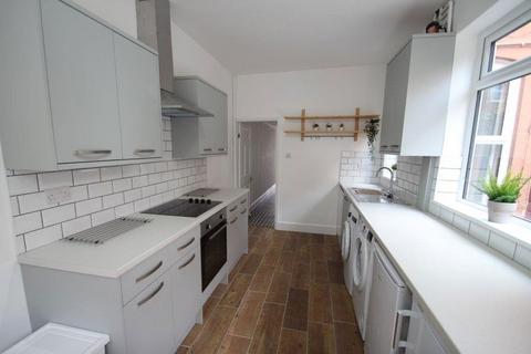 4 bedroom terraced house to rent, Howard Road, Leicester