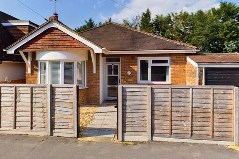 2 bedroom bungalow to rent, Fourth Avenue, Havant PO9