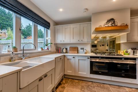 5 Old Knowle Square, Farnham, GU9 0EZ