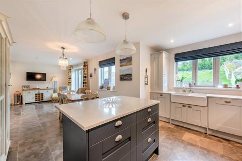 5 Old Knowle Square, Farnham, GU9 0EZ