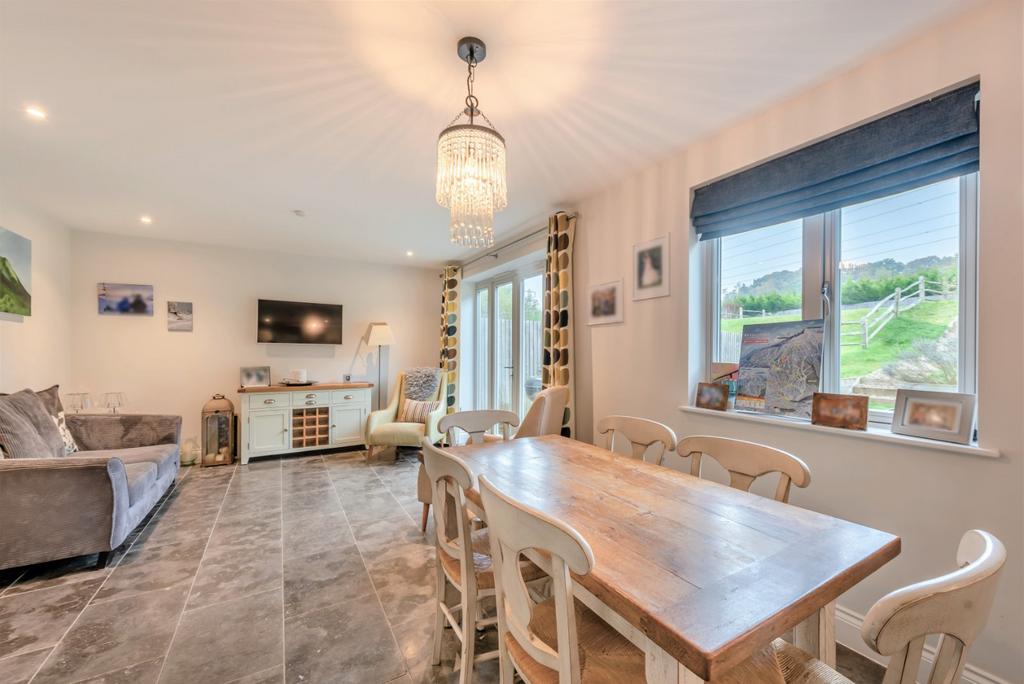 Kitchen/Dining