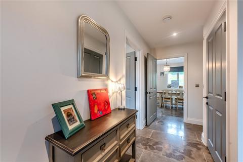 5 Old Knowle Square, Farnham, GU9 0EZ